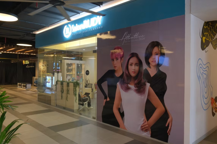 Rudy Hadisuwarno Salon Pondok Indah Mall 2