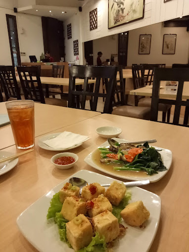 Gunung Mas Restaurant