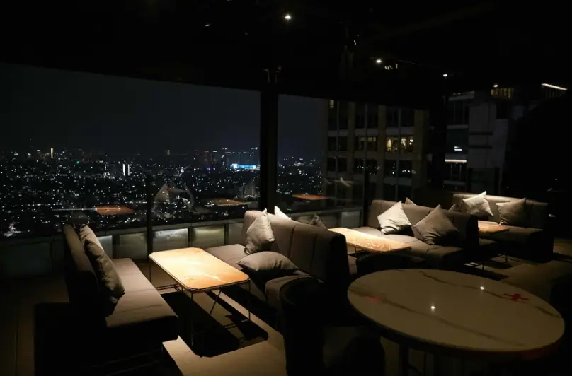 Cloud Lounge & Dining